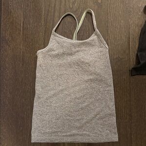 Ivivva gray girls  Tank Top
Size 8
Perfect condition!!